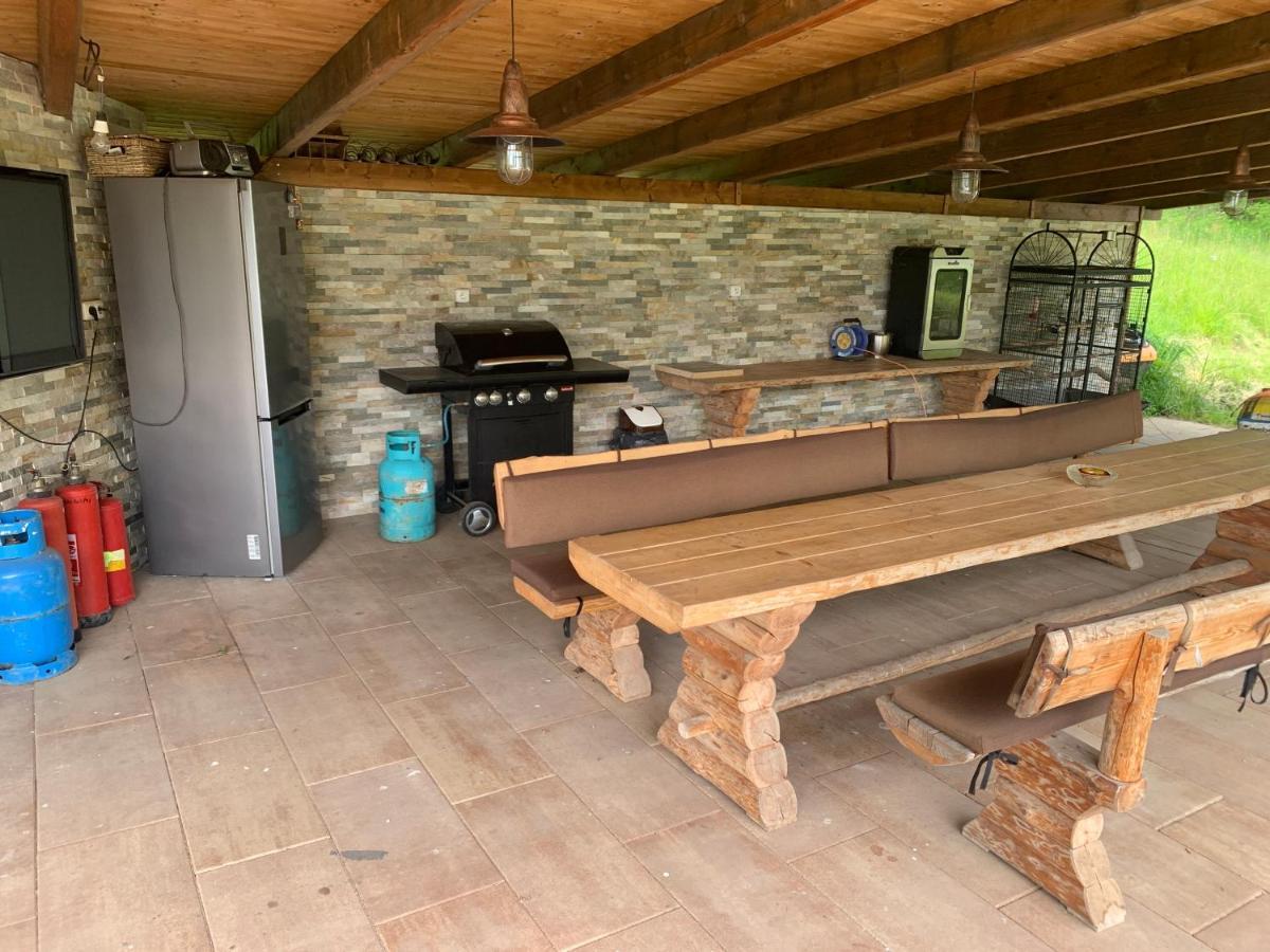 Apartman S Bazenem A Saunou Kadan Luaran gambar